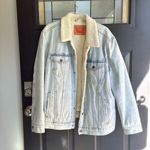 EUC Mens XL Levi’s Denim Sherpa Jacket